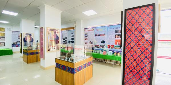 展讯|指尖非遗——壮锦•扎染主题作品展